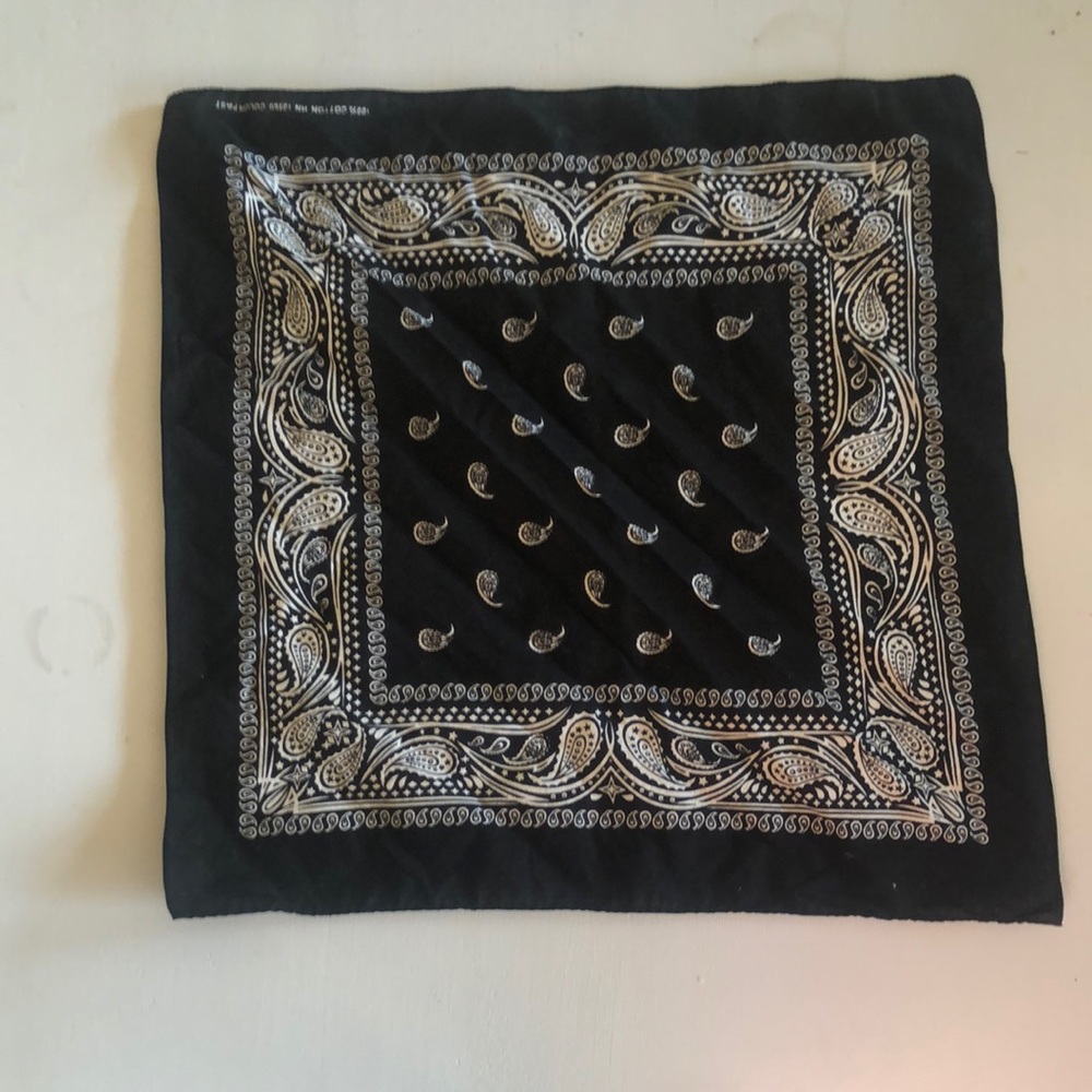 black bandanna